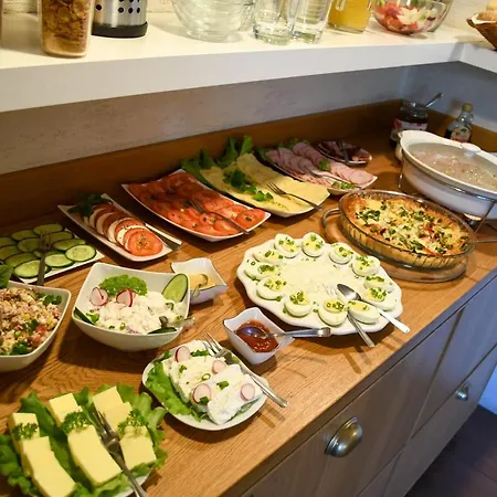 Goscinne Wysoka Bed & Breakfast 3*